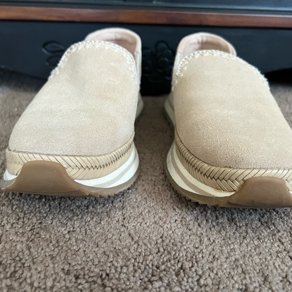 Step into Something with Style! Toms Beige Espadrille Platform Slip-On Sneakers - Picture 2 of 8